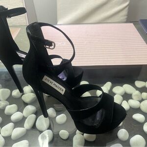 Steve Madden Modele Janelle Black suede Platform  Heels size 7